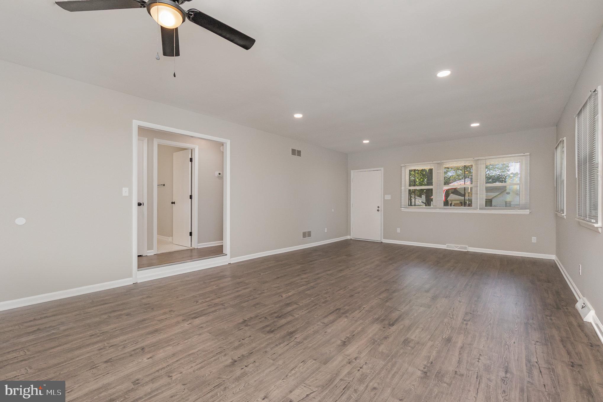 8017 Hillendale Road Parkville, MD 21234 - Photo 5 of 28