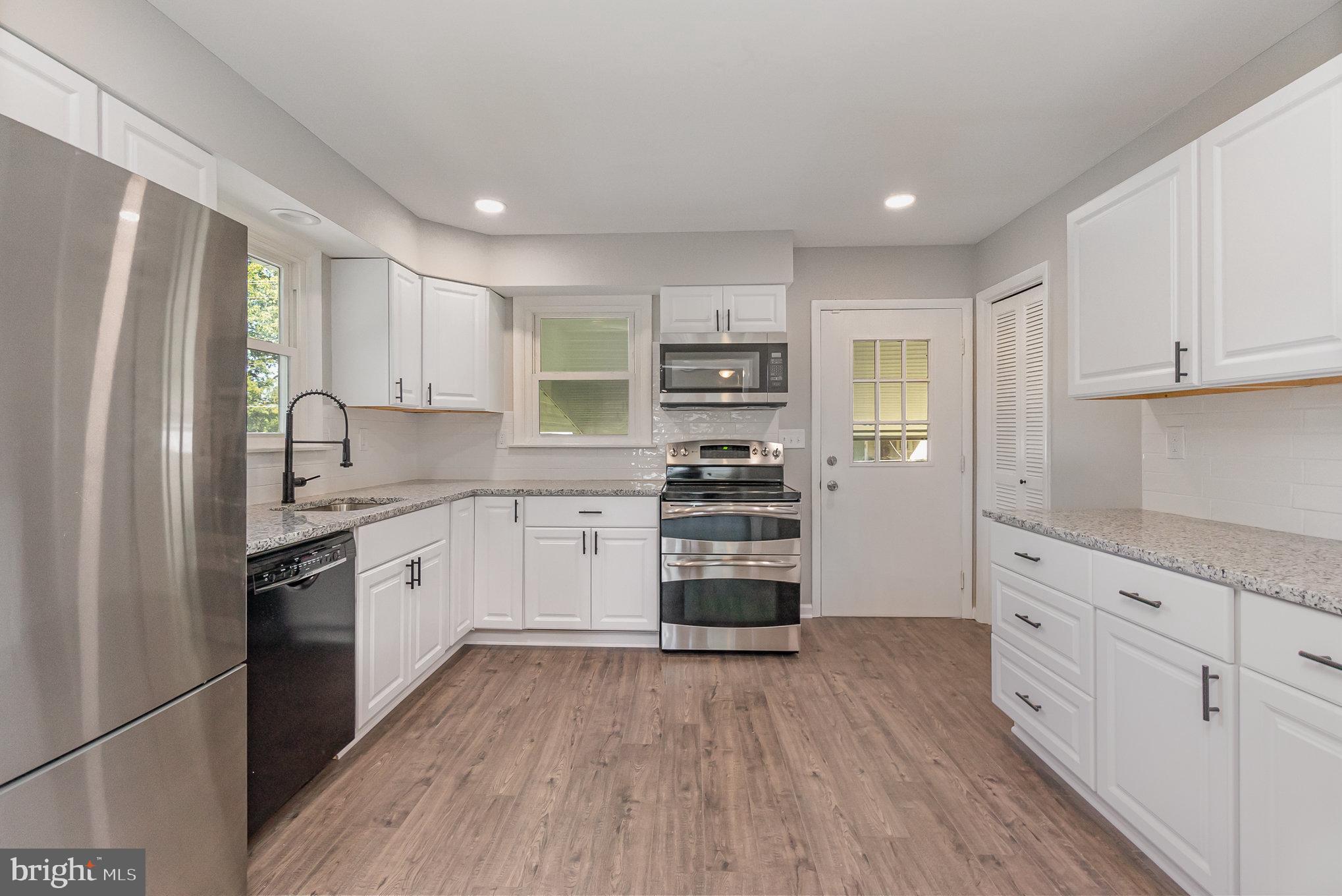 8017 Hillendale Road Parkville, MD 21234 - Photo 8 of 28