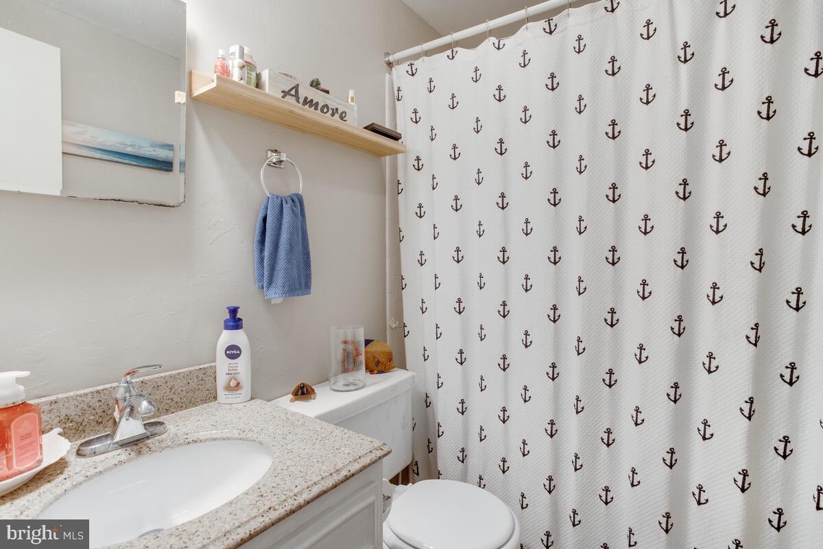 3429 Saluda Road Baltimore, MD 21236 - Photo 22 of 34 Full bathroom