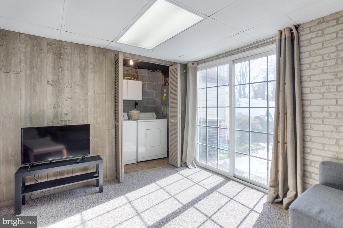 3429 Saluda Road Baltimore, MD 21236 - Photo 28 of 34 Sliding glass doors to backyard