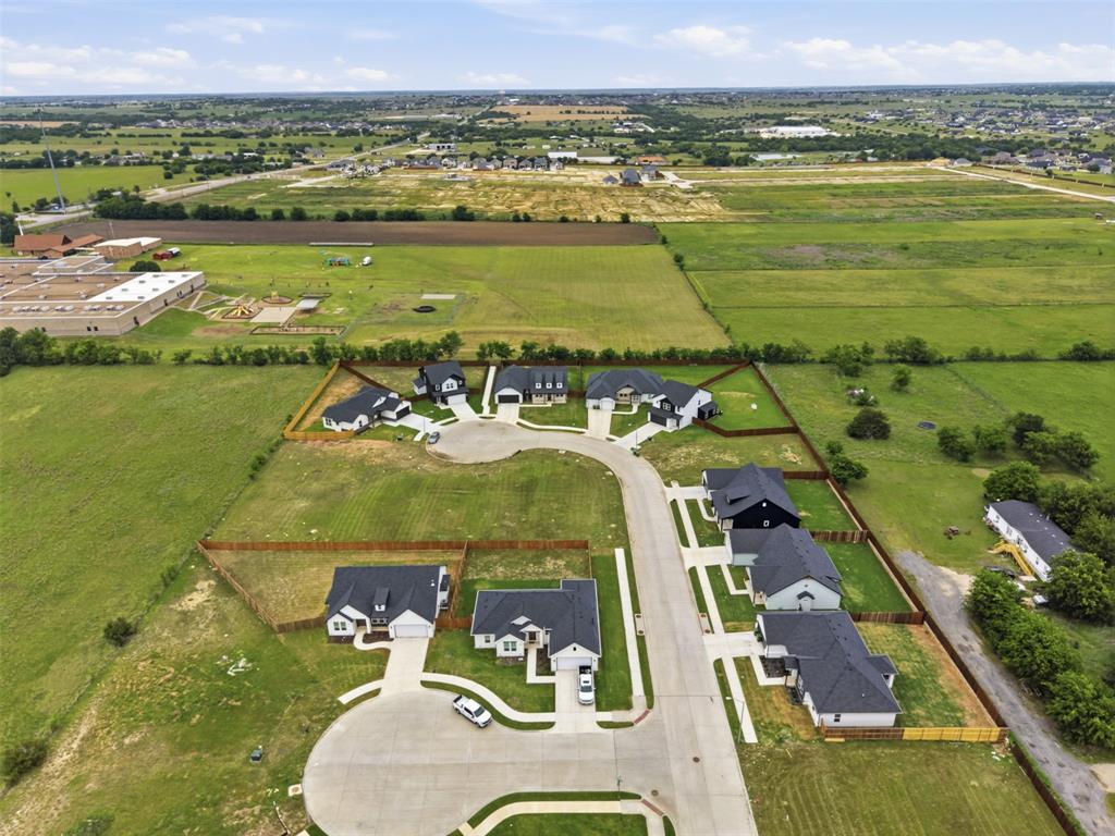 585 Highview Court Godley, TX 76044 - Photo 11 of 15
