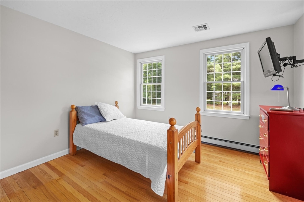 16 King Philip Path Mendon, MA 01756 - Photo 20 of 42