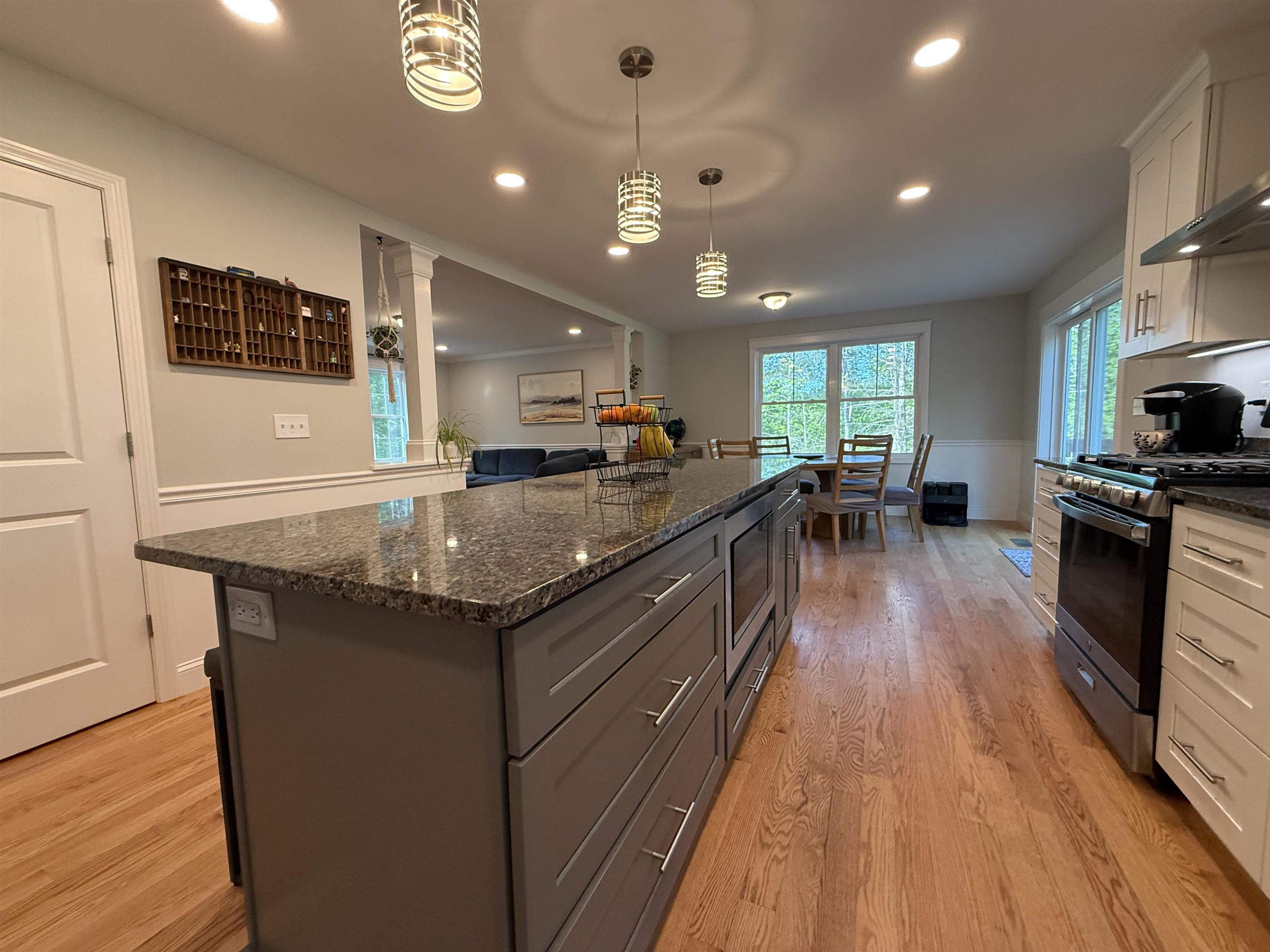 26 Swamp Road Epsom, NH 03234 - Photo 5 of 32