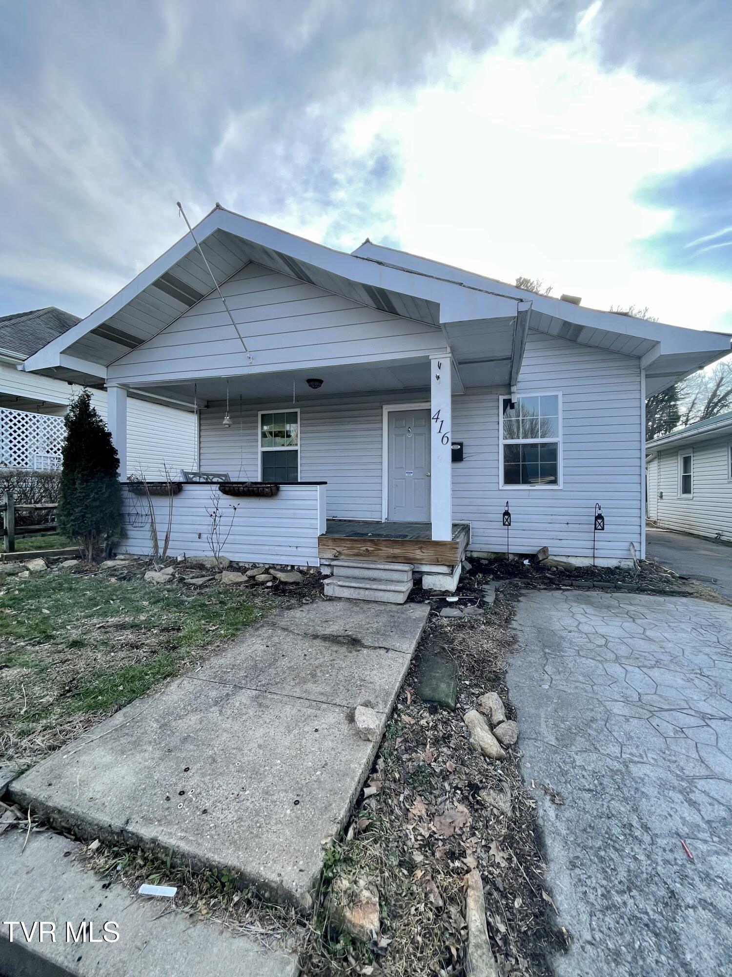 416 Opekiska Street Erwin, TN 37650 - Photo 3 of 29 IMG_4046