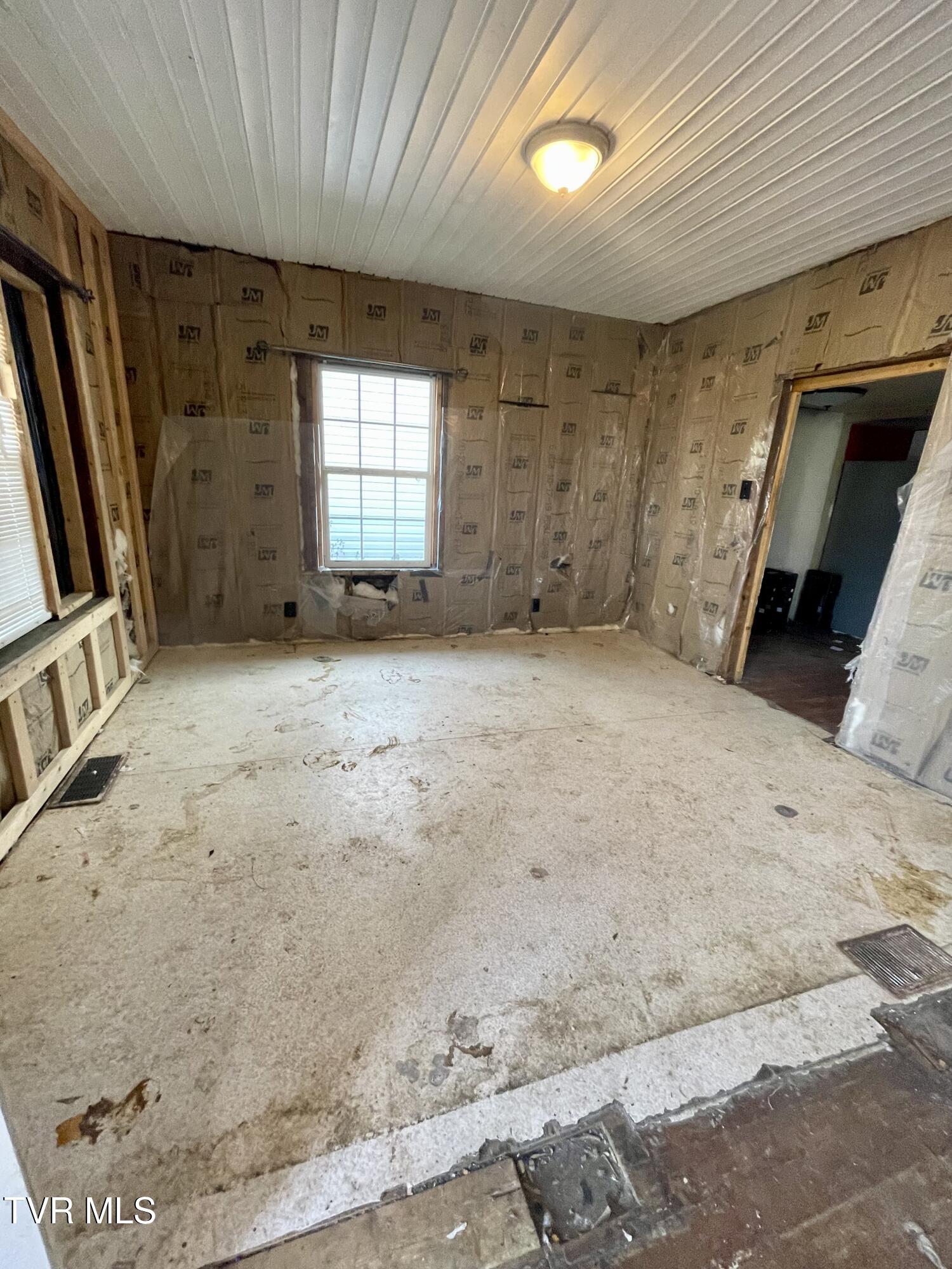 416 Opekiska Street Erwin, TN 37650 - Photo 9 of 29 IMG_4053