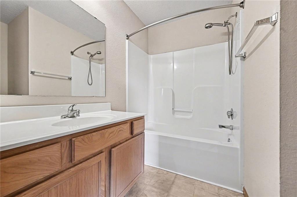 210 North Pointe Lane Raymore, MO 64083 - Photo 12 of 32