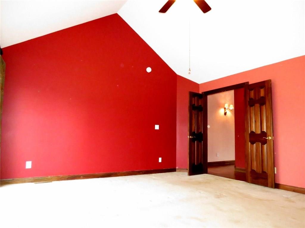6055 East Meadow Ridge Road Columbus, IN 47203 - Photo 13 of 29 Gallery Image 13