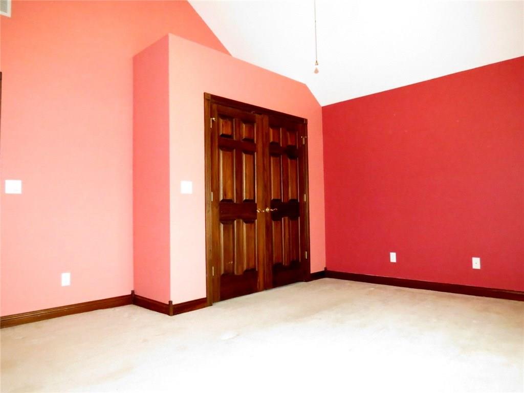 6055 East Meadow Ridge Road Columbus, IN 47203 - Photo 16 of 29 Gallery Image 16