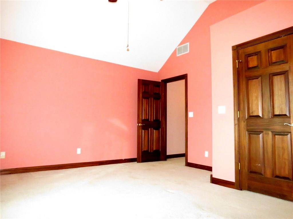6055 East Meadow Ridge Road Columbus, IN 47203 - Photo 17 of 29 Gallery Image 17