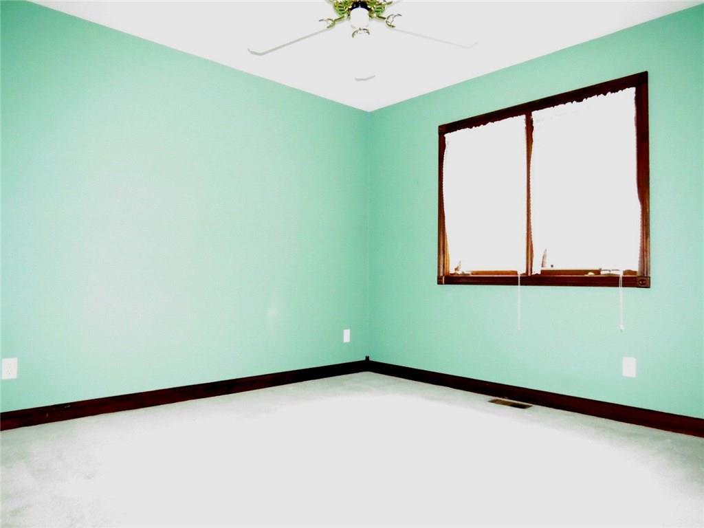 6055 East Meadow Ridge Road Columbus, IN 47203 - Photo 18 of 29 Gallery Image 18