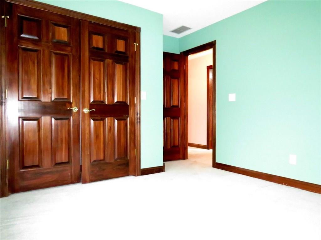 6055 East Meadow Ridge Road Columbus, IN 47203 - Photo 20 of 29 Gallery Image 20