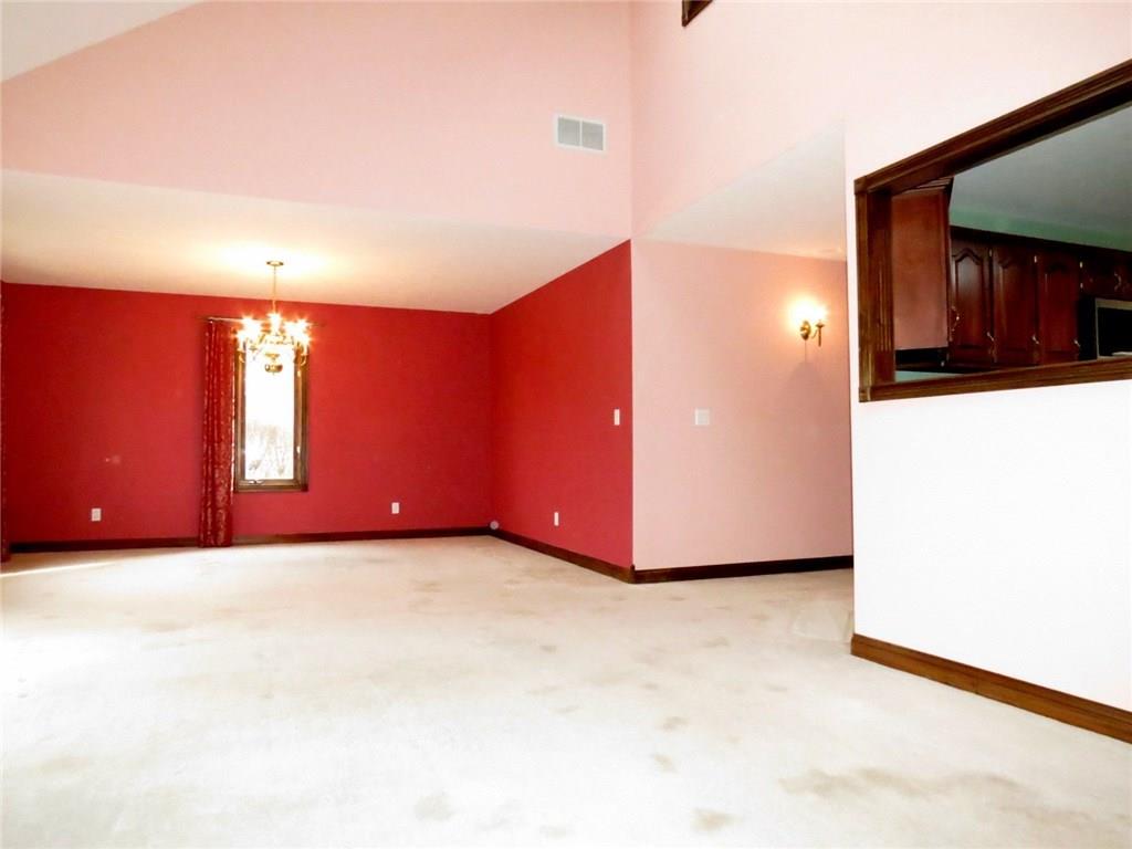 6055 East Meadow Ridge Road Columbus, IN 47203 - Photo 5 of 29 Gallery Image 5