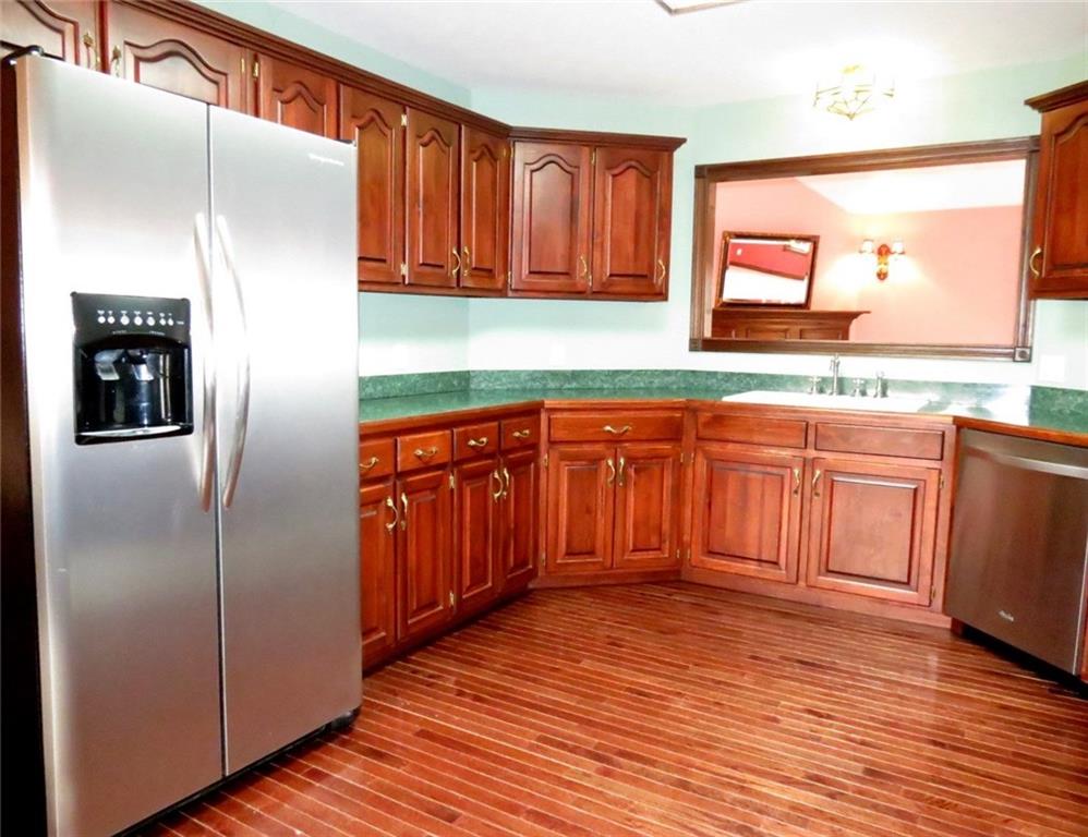 6055 East Meadow Ridge Road Columbus, IN 47203 - Photo 8 of 29 Gallery Image 8