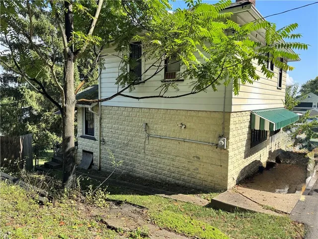 a view of a house with a garage