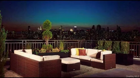 $483,000 | 12-15 Broadway, Unit 603 | Astoria