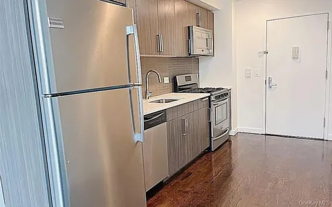 $483,000 | 12-15 Broadway, Unit 603 | Astoria