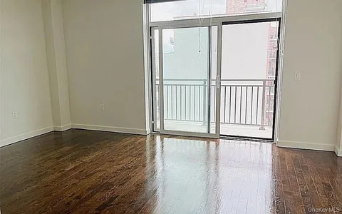 $483,000 | 12-15 Broadway, Unit 603 | Astoria
