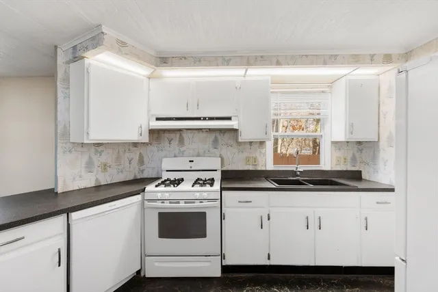 $269,900 | 251 Newbury Street, Unit 23, Peabody, MA 01960