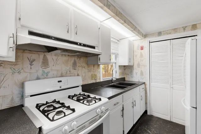 $269,900 | 251 Newbury Street, Unit 23, Peabody, MA 01960