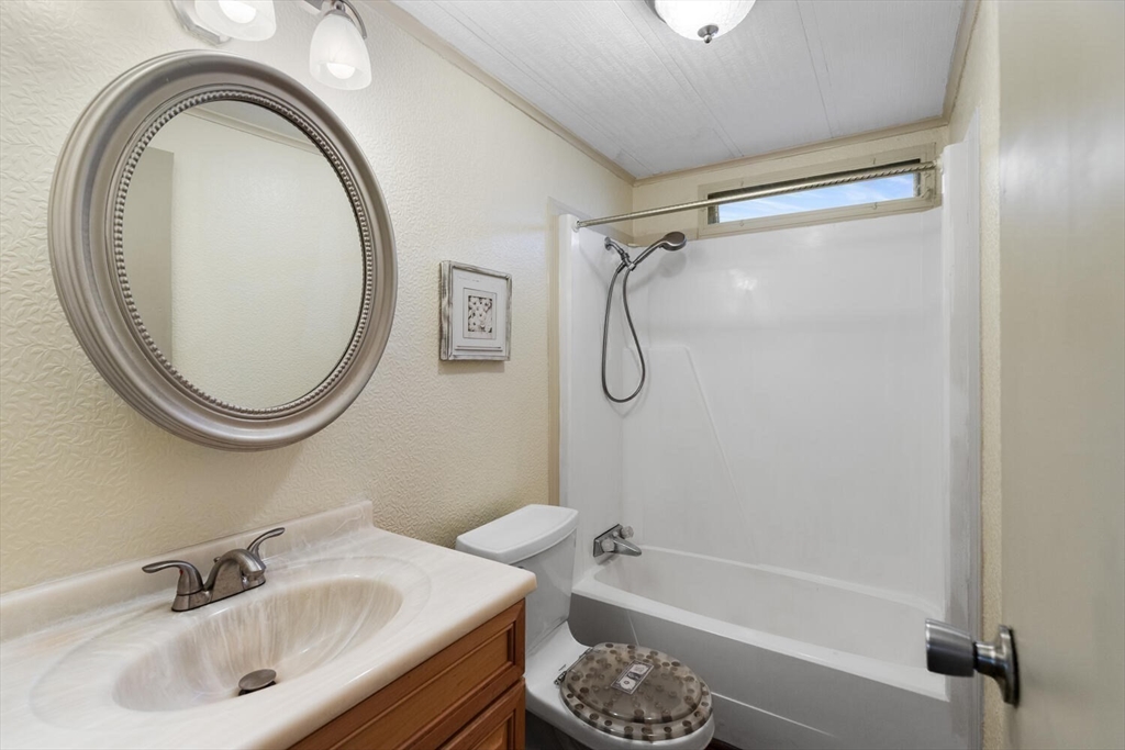 251 Newbury Street, Unit 23 Peabody, MA 01960 - Photo 25 of 28