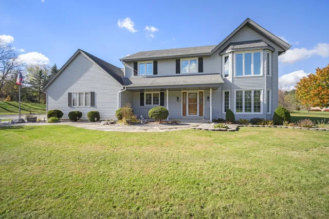 $734,900 | W225-s6835 Guthrie Road, Vernon, WI 53103