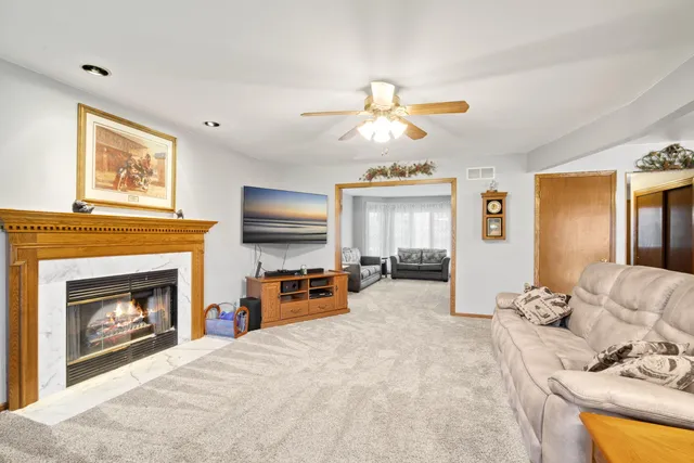 $734,900 | W225-s6835 Guthrie Road, Vernon, WI 53103