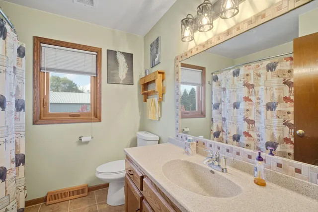 $734,900 | W225-s6835 Guthrie Road, Vernon, WI 53103