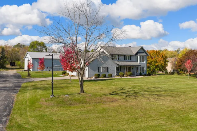 $734,900 | W225-s6835 Guthrie Road, Vernon, WI 53103