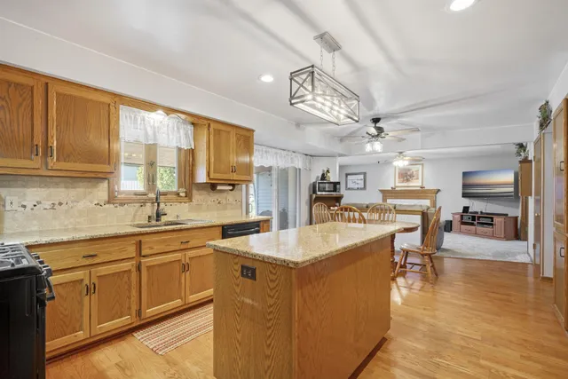 $734,900 | W225-s6835 Guthrie Road, Vernon, WI 53103