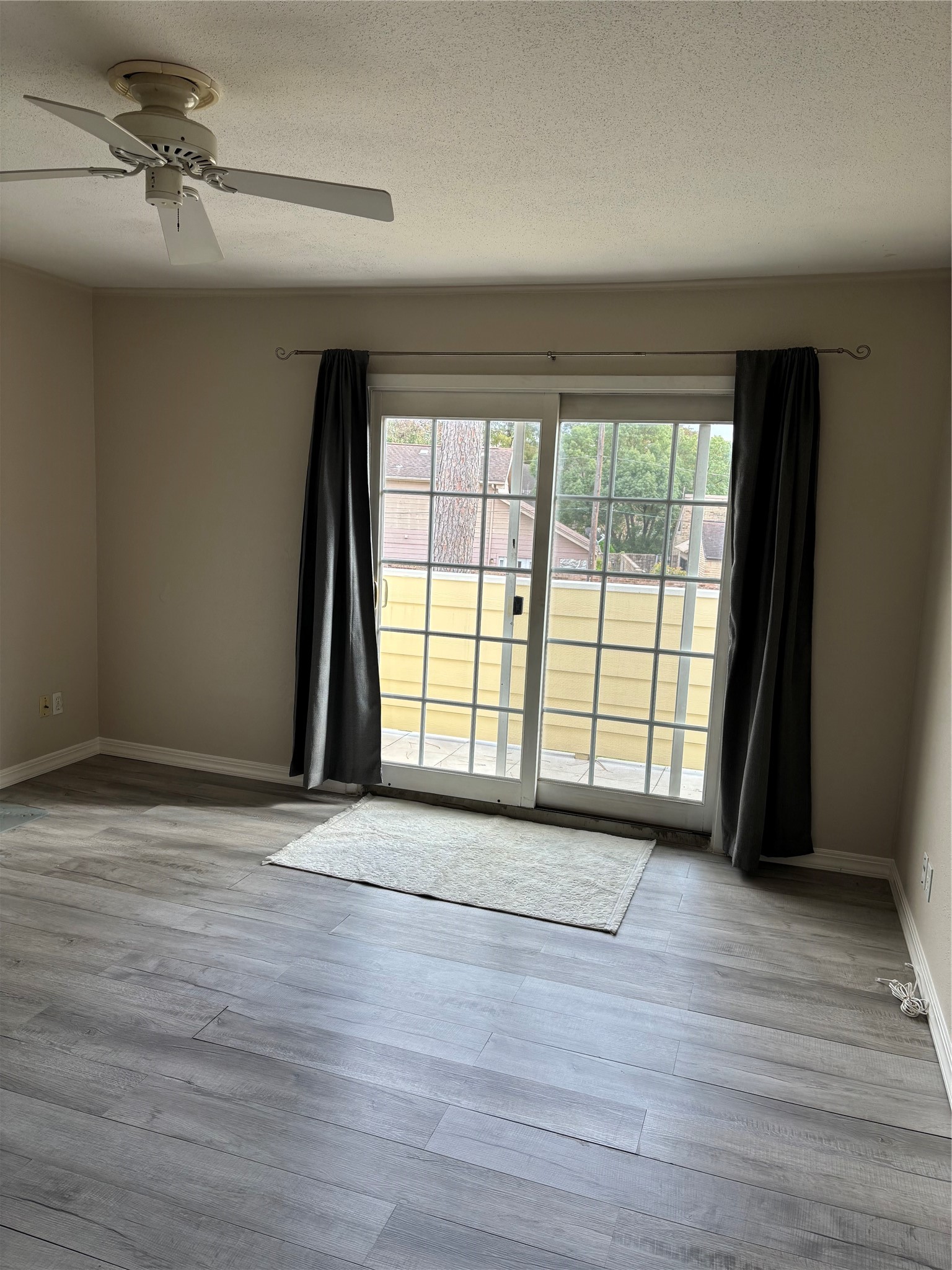 14515 Wunderlich Drive, Unit 315 Houston, TX 77069 - Photo 28 of 37 Primary with Access Doors to Balcony