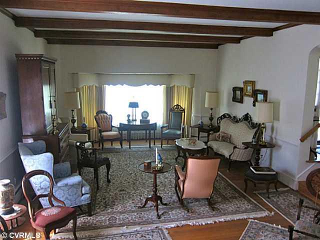 509 Ridge Top Road Henrico, VA 23229 - Photo 3 of 11 Living Room - 10 foot ceiling! Large Bay window. Hardwood floors, Fireplace! Wonderful room for gatherings