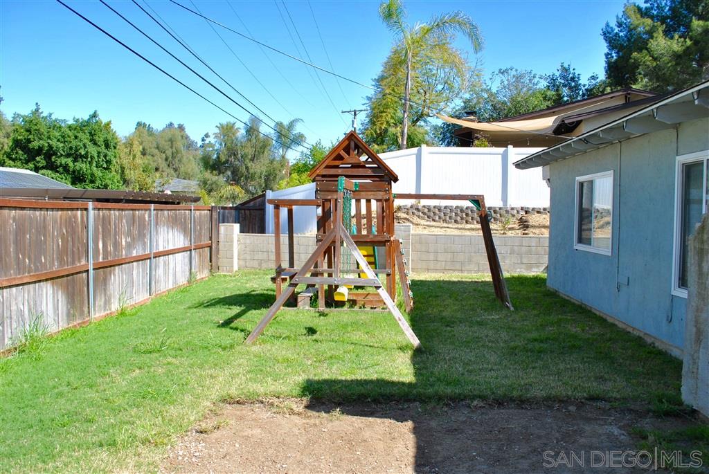 2119 Weeping Willow Way Fallbrook, CA 92028 - Photo 16 of 23