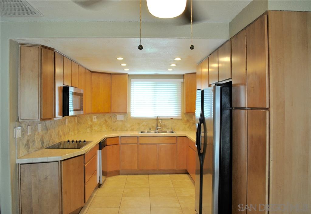 2119 Weeping Willow Way Fallbrook, CA 92028 - Photo 5 of 23