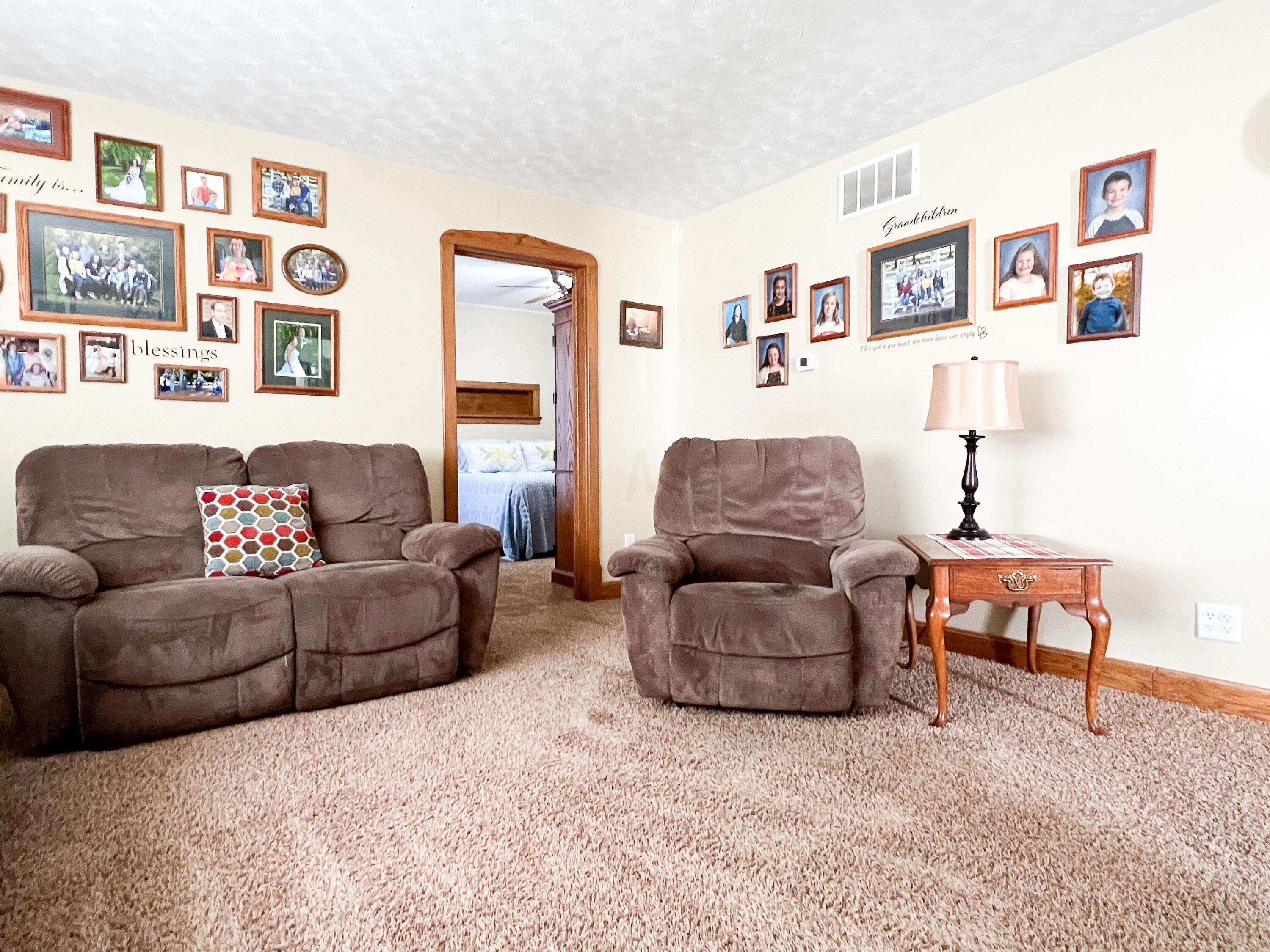 107 Union Street Edison, OH 43320 - Photo 10 of 47 Living Room