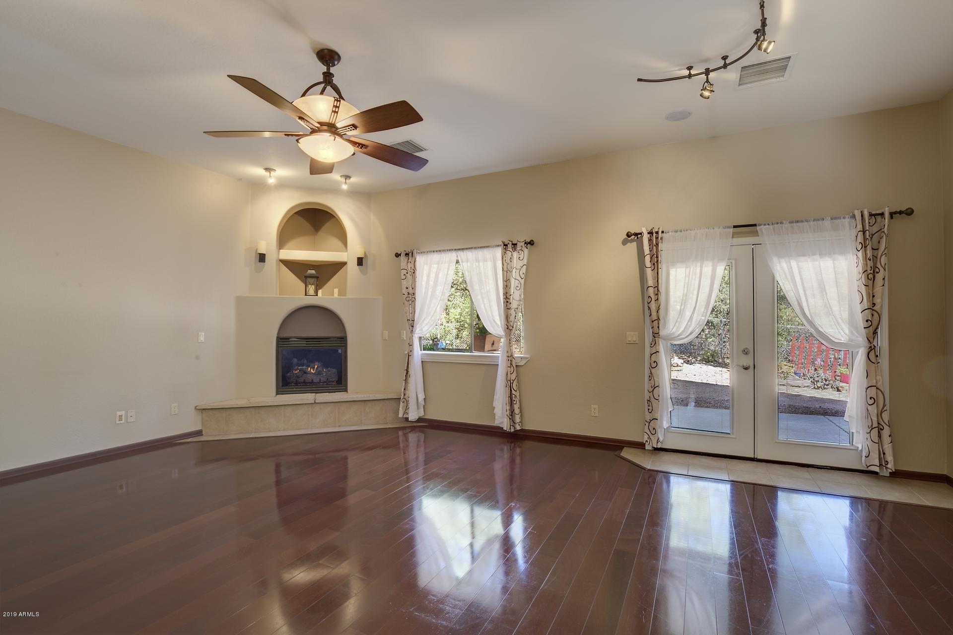 110 North McLane Road Payson, AZ 85541 - Photo 9 of 40 Living room