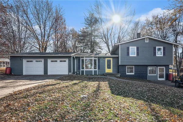 $210,000 | 111 Pawnee Avenue, Hiawatha, KS 66434