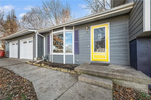 $220,000 | 111 Pawnee Avenue, Hiawatha, KS 66434