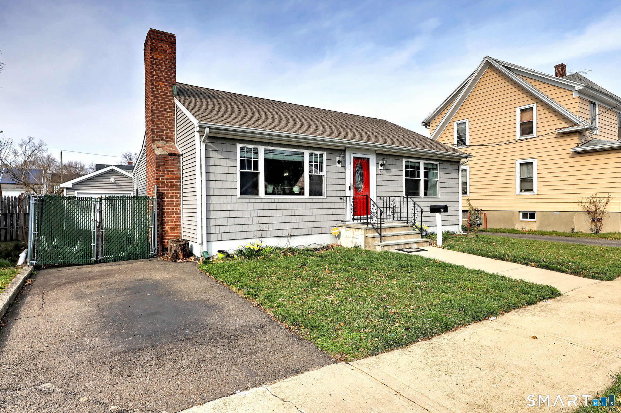 35 Nelson Terrace Bridgeport, CT 06610 - Photo 1 of 34