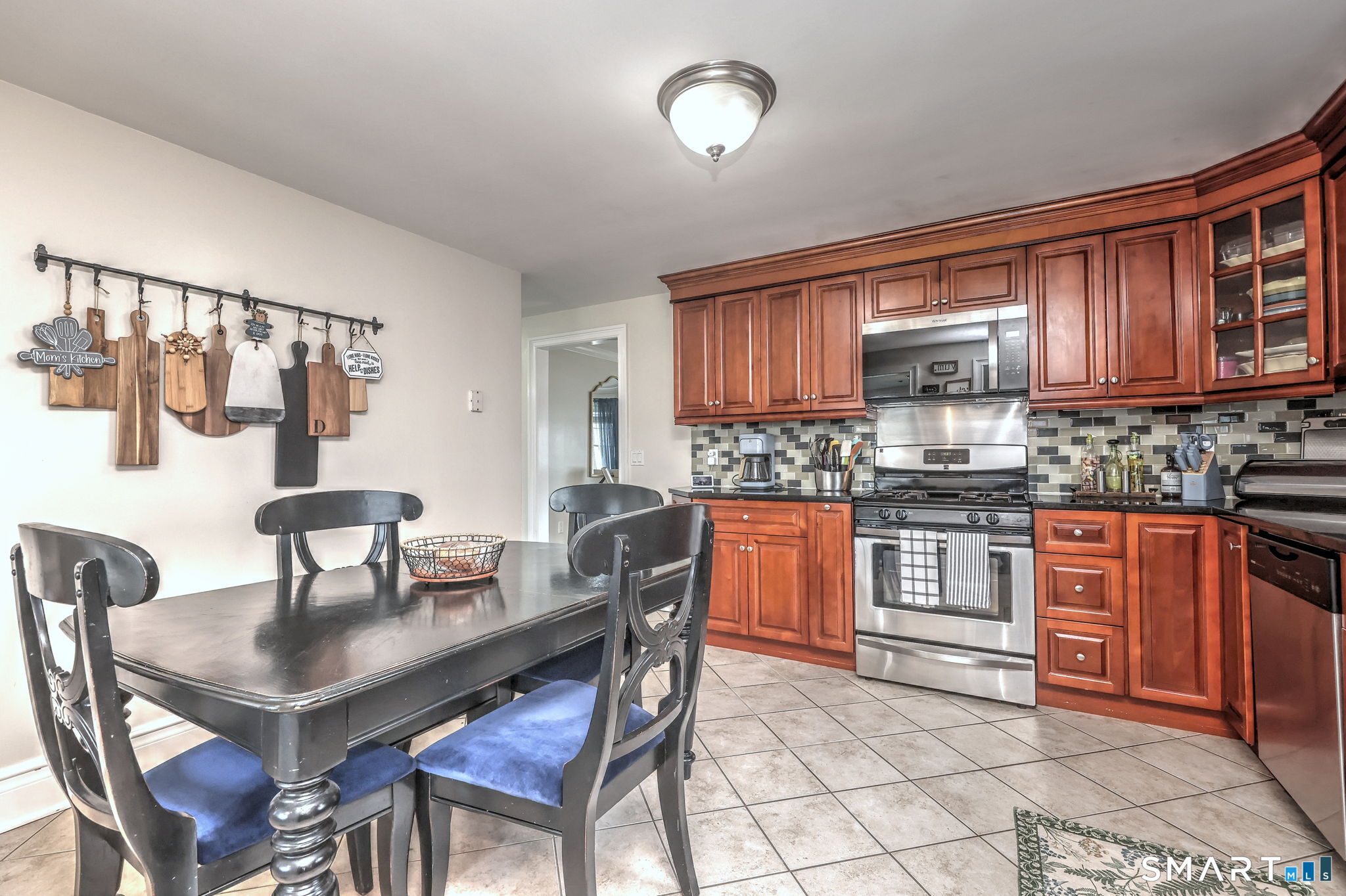 35 Nelson Terrace Bridgeport, CT 06610 - Photo 14 of 34