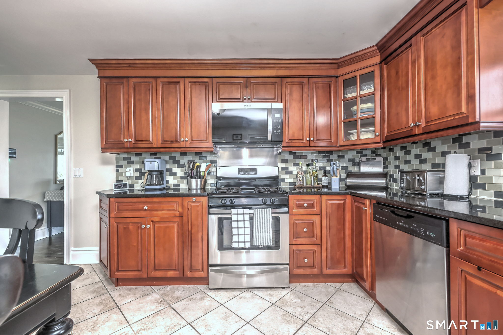 35 Nelson Terrace Bridgeport, CT 06610 - Photo 15 of 34