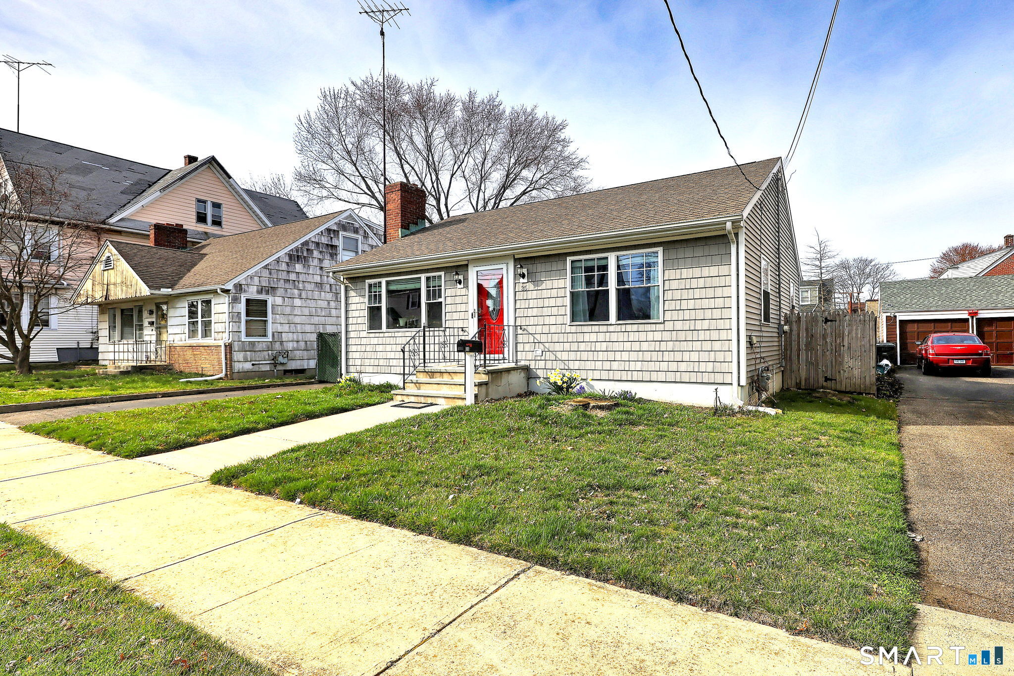 35 Nelson Terrace Bridgeport, CT 06610 - Photo 3 of 34