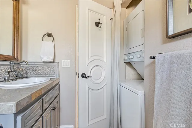 $6,000 | 329 Marguerite Avenue, Unit 3, Corona del Mar, CA 92625