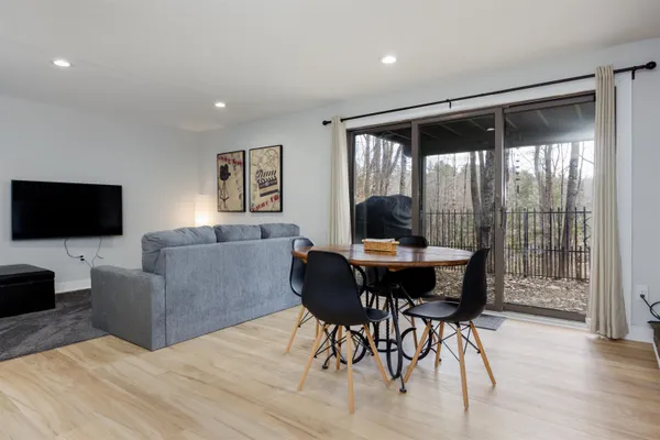 $529,000 | 170 Sugar Hill Lane, Hartford, VT 05059