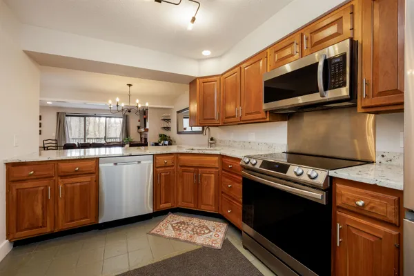 $529,000 | 170 Sugar Hill Lane, Hartford, VT 05059