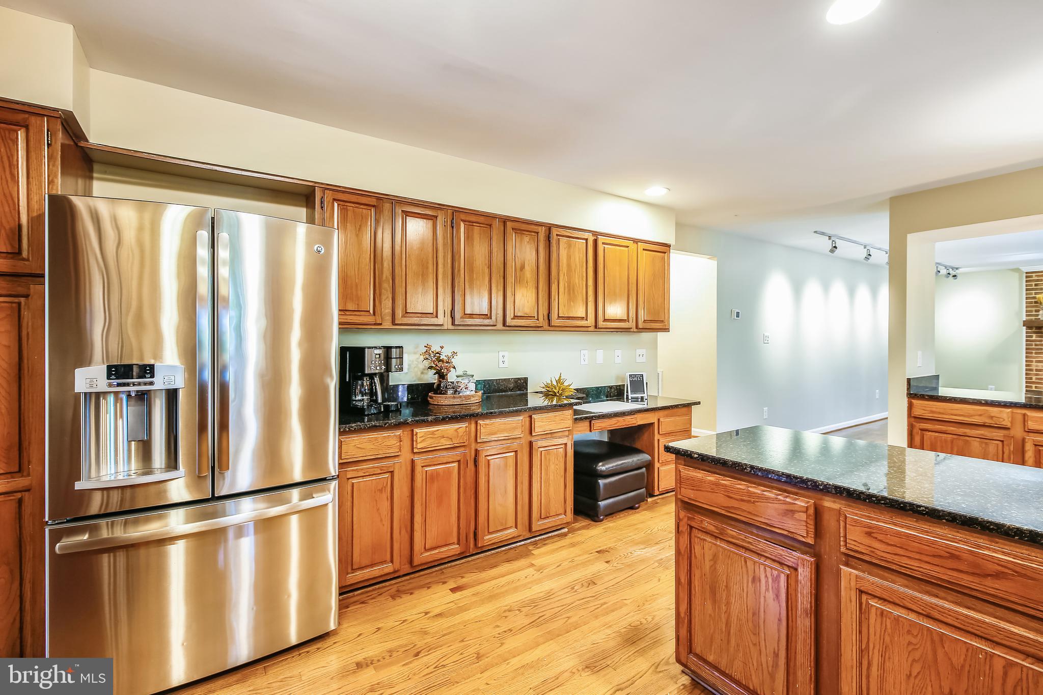 11955 Grey Squirrel Lane Reston, VA 20194 - Photo 12 of 61 Wonderful prep areas