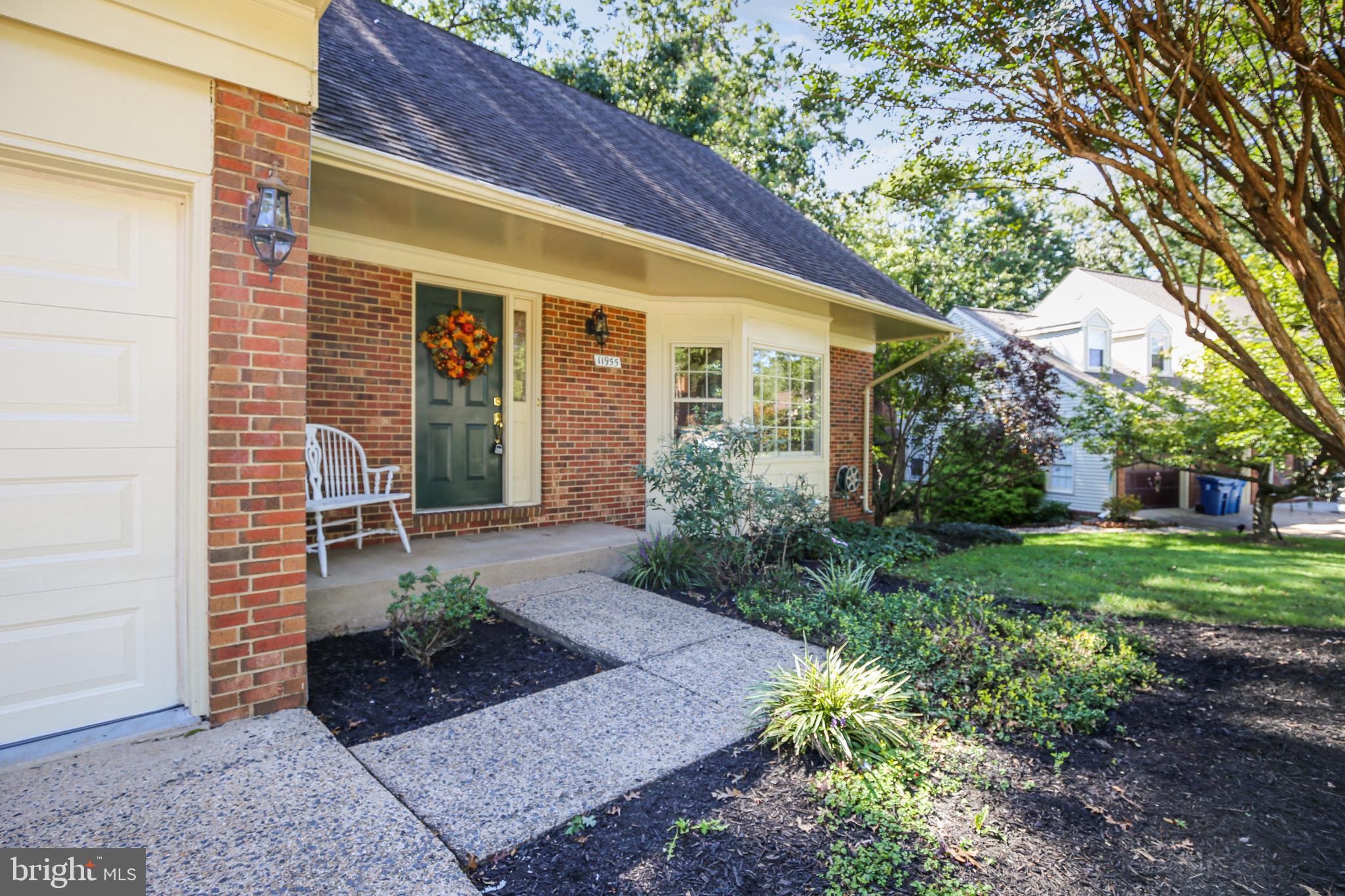11955 Grey Squirrel Lane Reston, VA 20194 - Photo 3 of 61 Welcoming front area