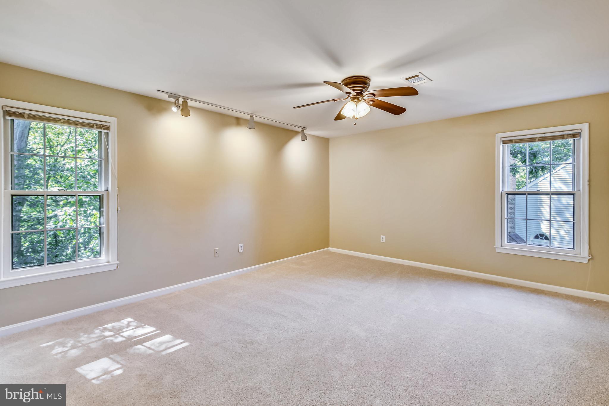 11955 Grey Squirrel Lane Reston, VA 20194 - Photo 24 of 61 Lots of light