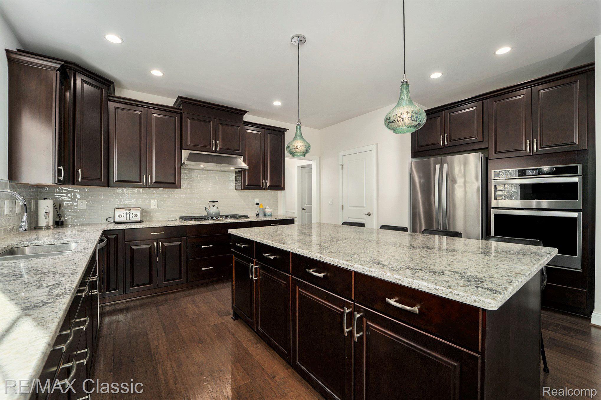 42832 Cardinal Way, Unit 47 Novi, MI 48375 - Photo 13 of 41 Kitchen