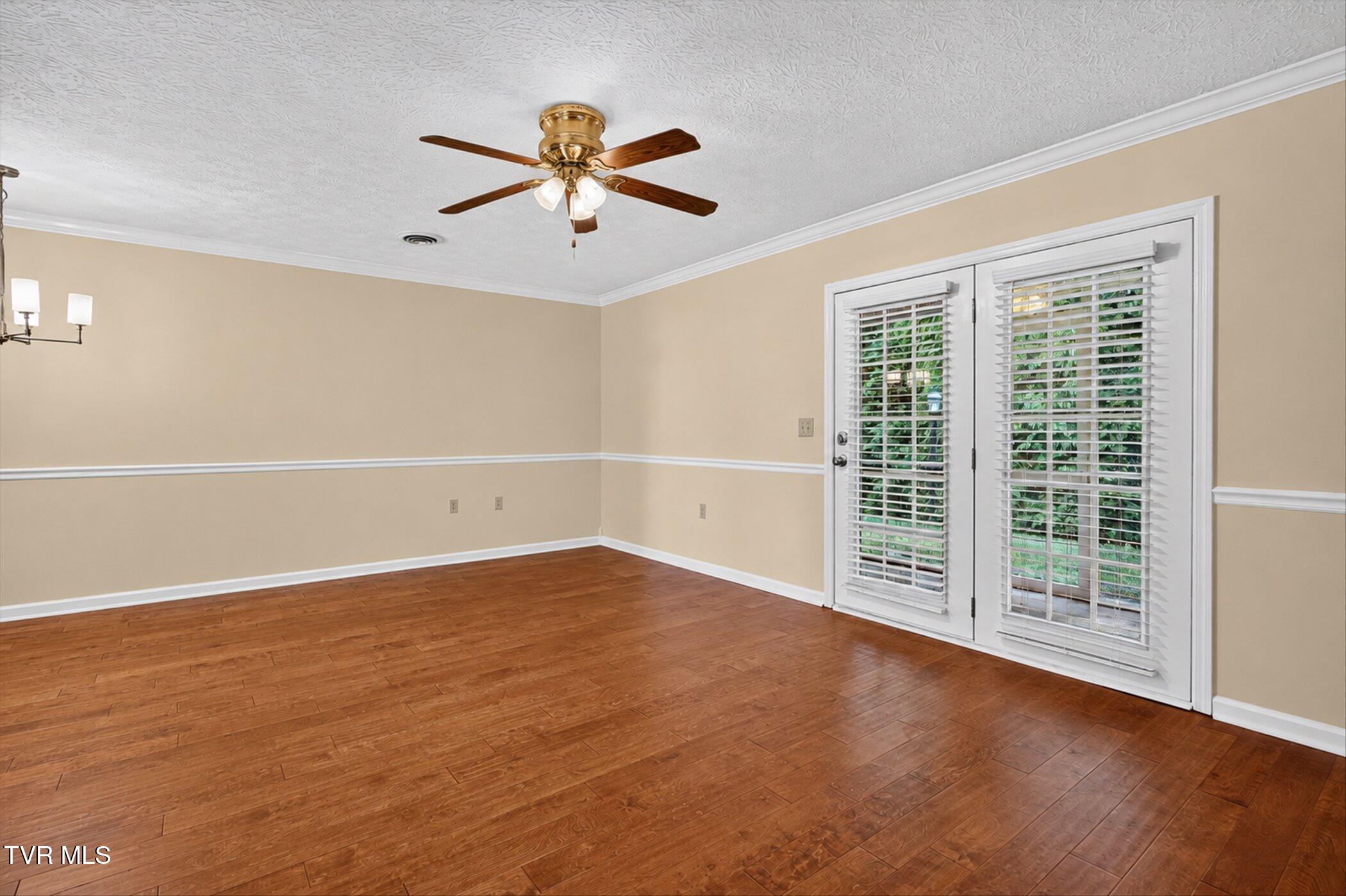 529 Hickory Road Bristol, TN 37620 - Photo 6 of 28 07-529-Hickory-Rd-WindowStill-Photograph