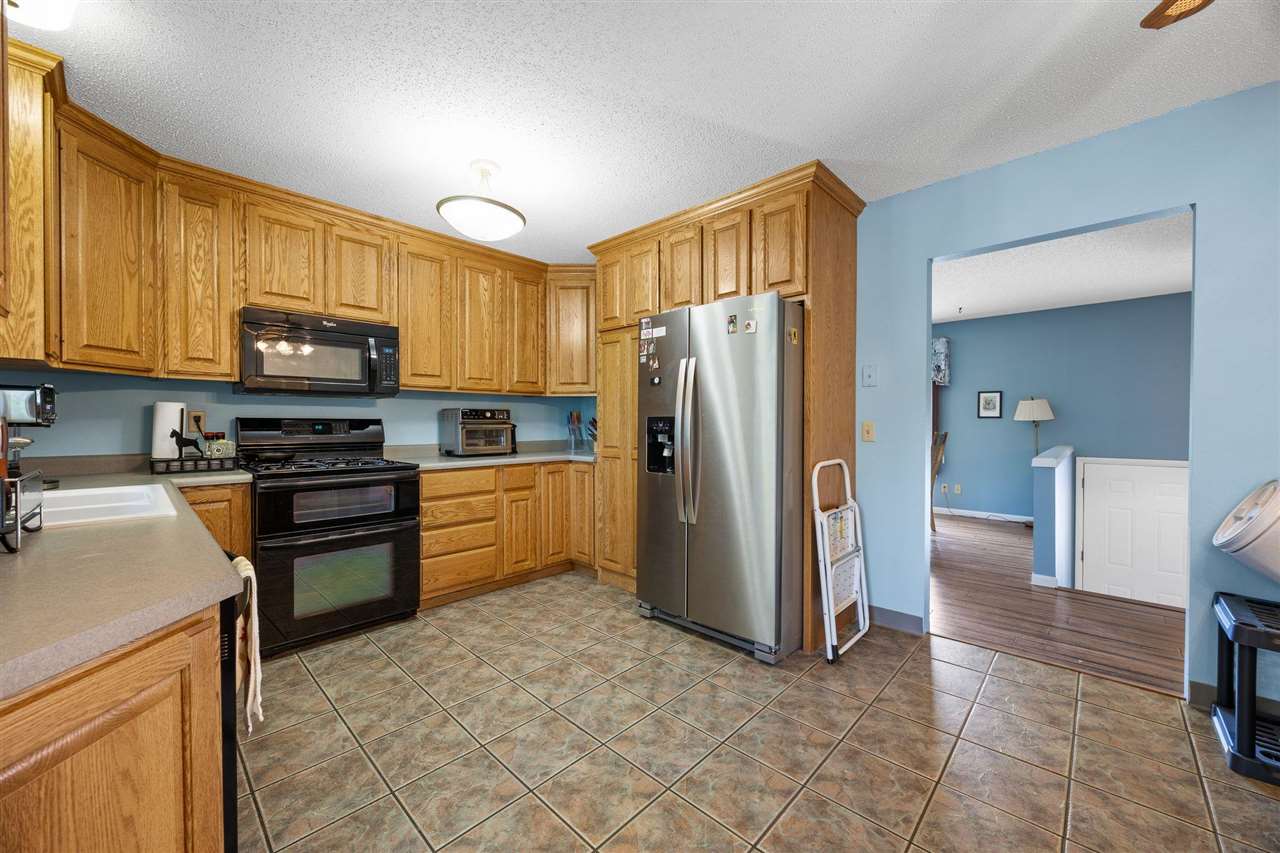1858 Curtis Bridge Road Northeast North Liberty, IA 52317 - Photo 7 of 68 Gallery Image 7